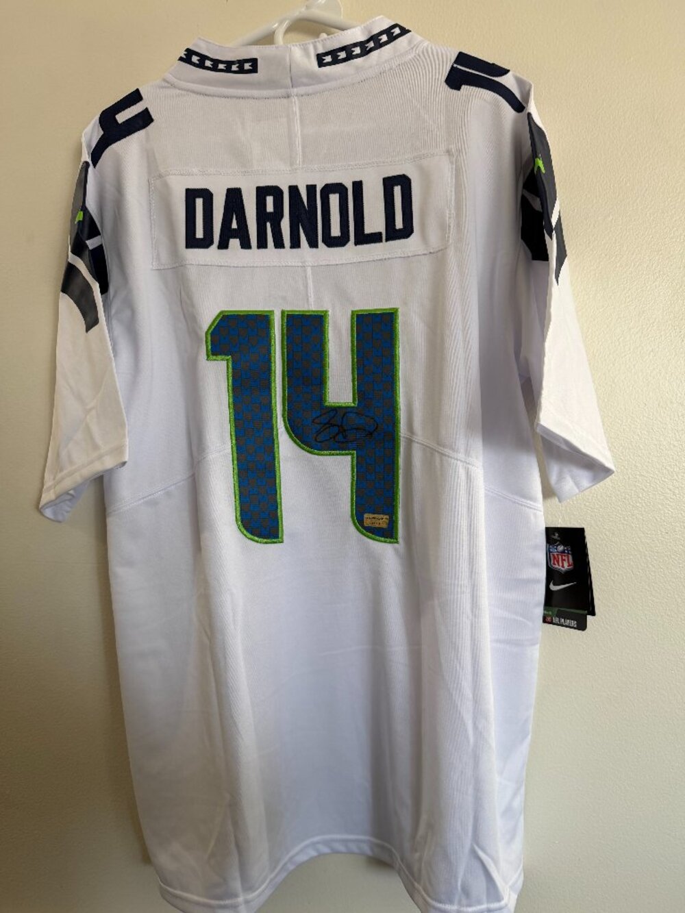 Sam Darnold signed Seattle Seahawks autographed Nike jersey w/COA - Large - 28-2